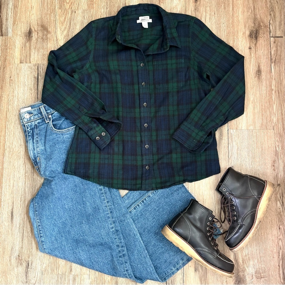 LL Bean 100% Cotton Plaid Flannel Button Down Shirt Women’s S Green & Navy Blue
